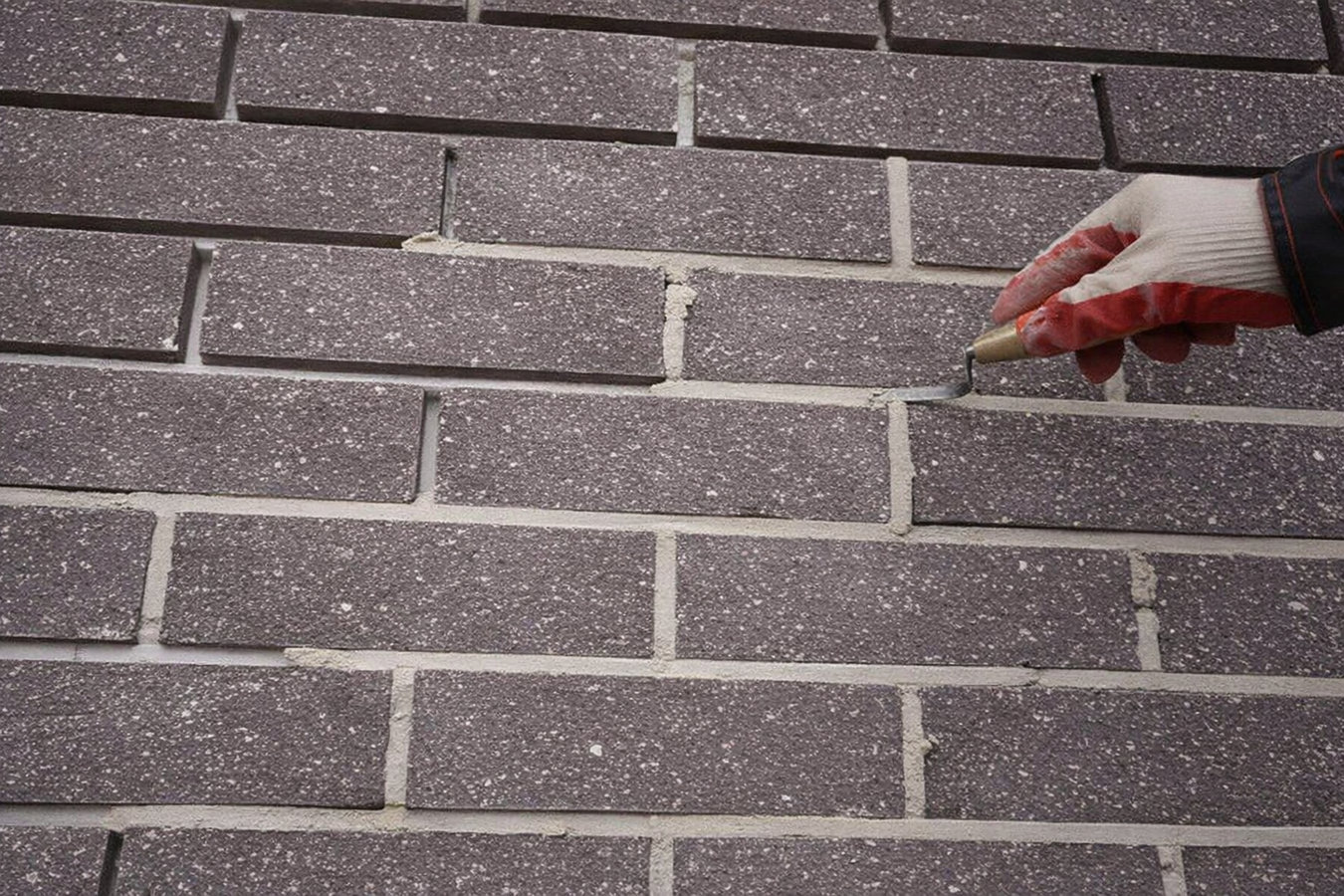 Brick pointing